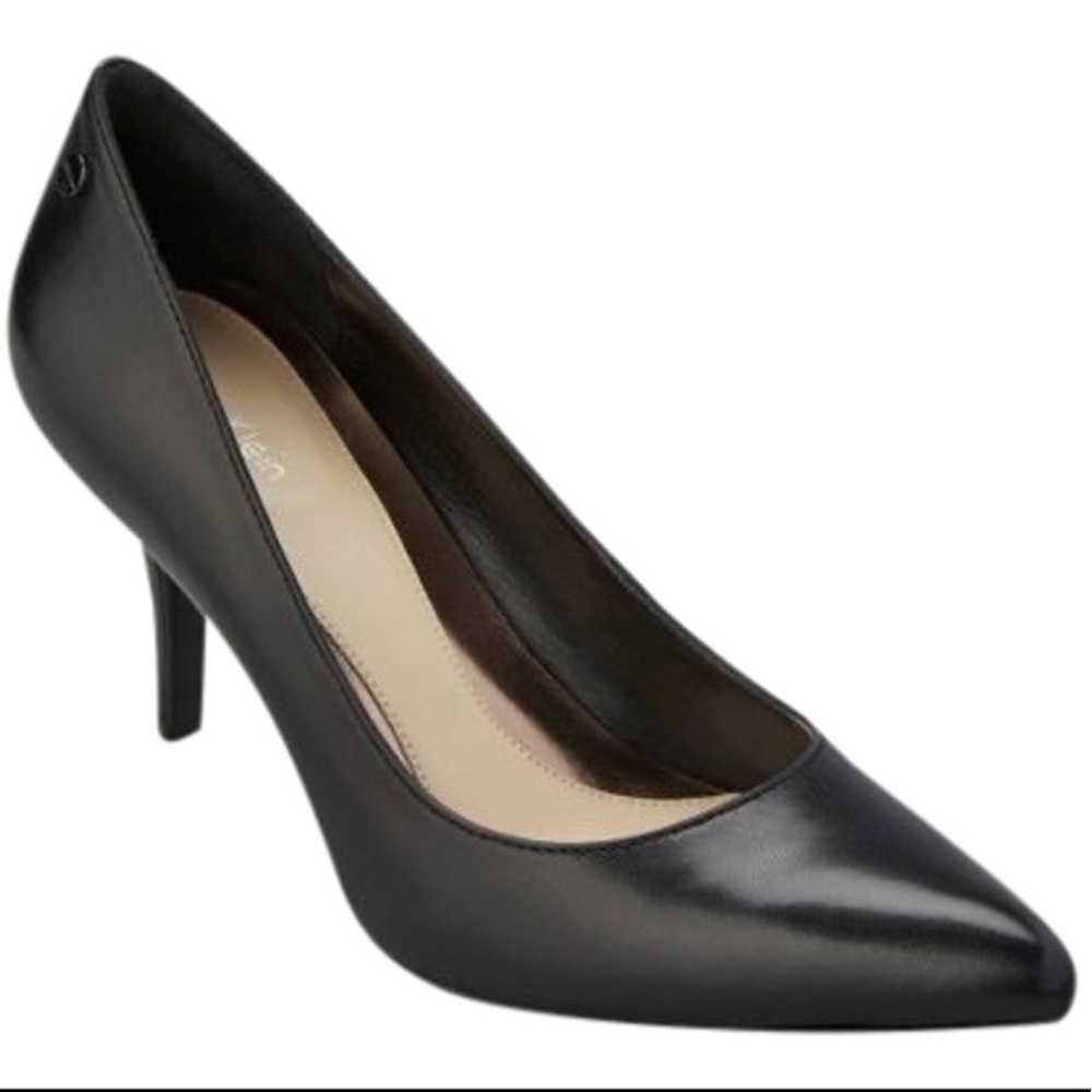 Calvin Klein sz 7 black pumps